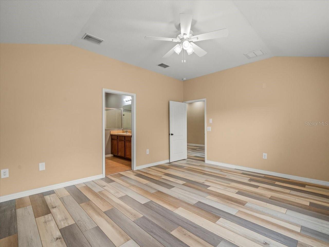 Image 27 of 35 For 13049 Moonstone Way