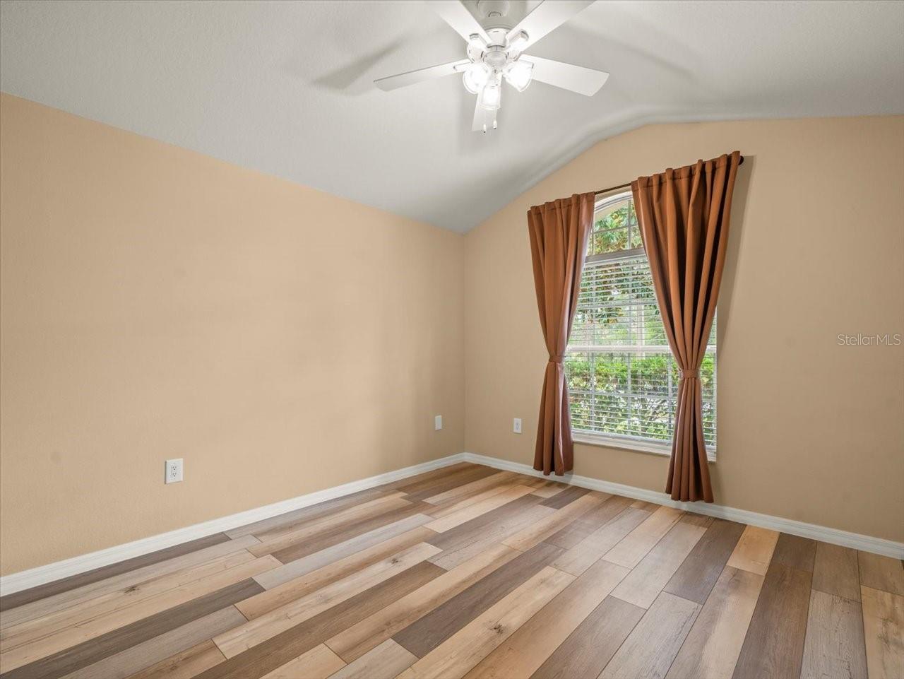 Image 31 of 35 For 13049 Moonstone Way