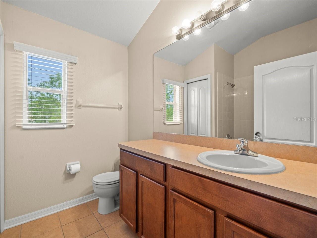 Image 33 of 35 For 13049 Moonstone Way