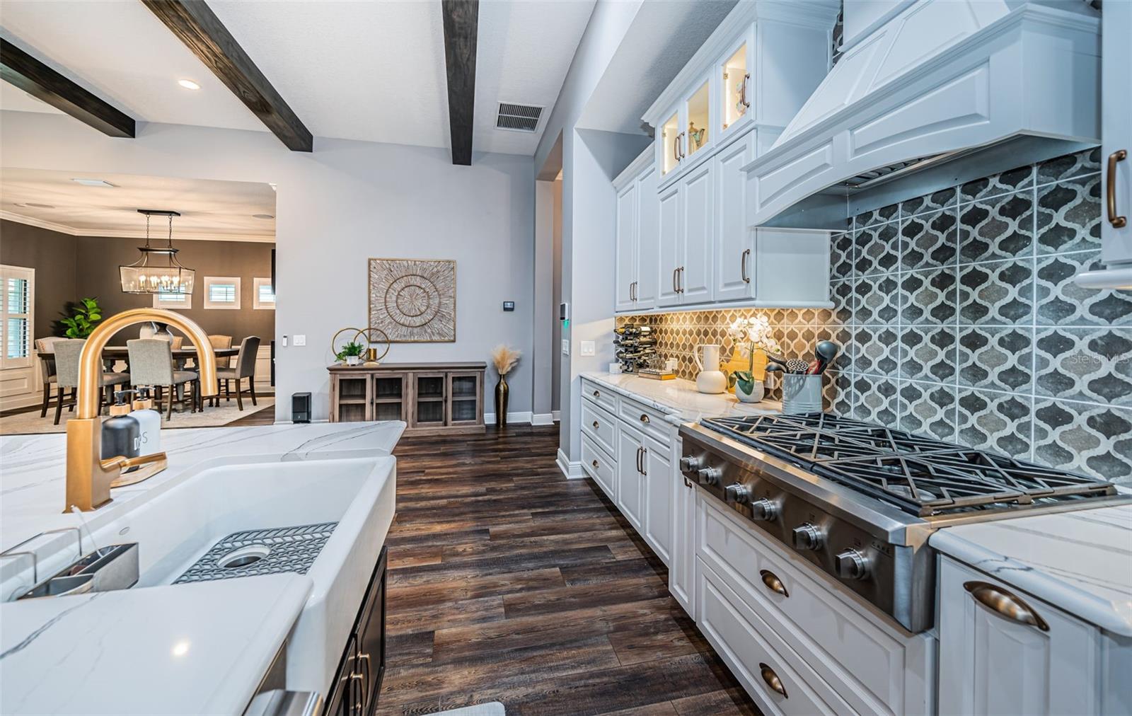 Listing photo id 11 for 4197 Glade Wood Loop
