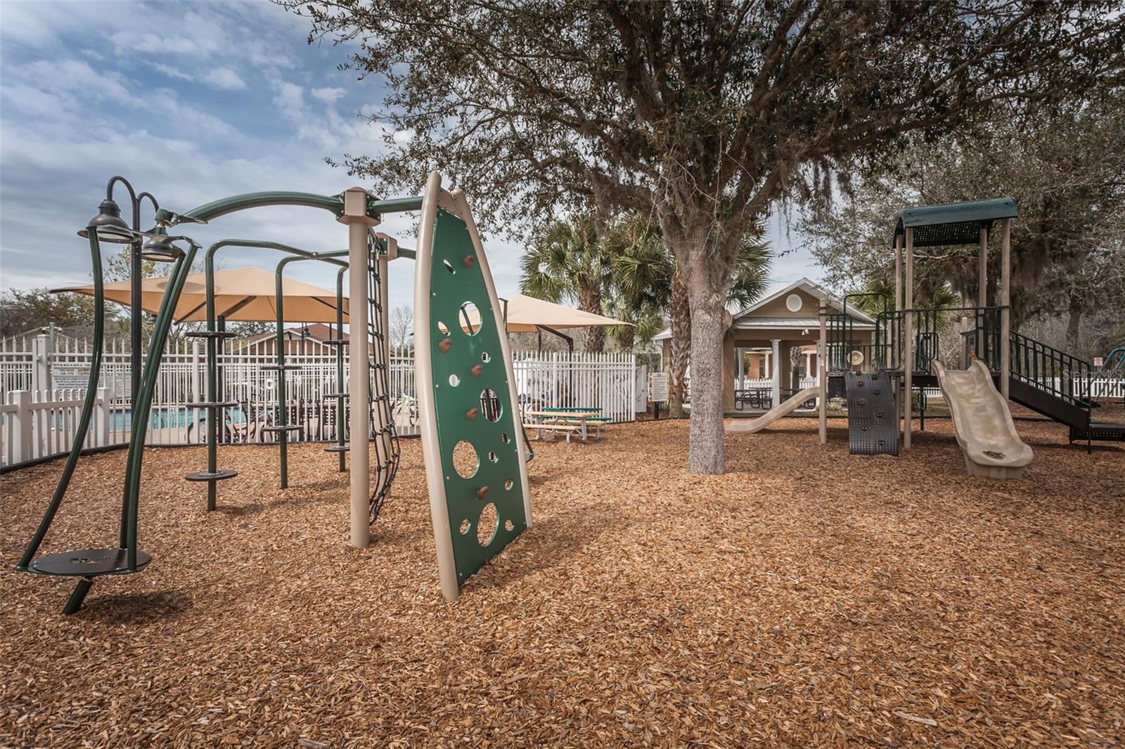 Listing photo id 68 for 4197 Glade Wood Loop