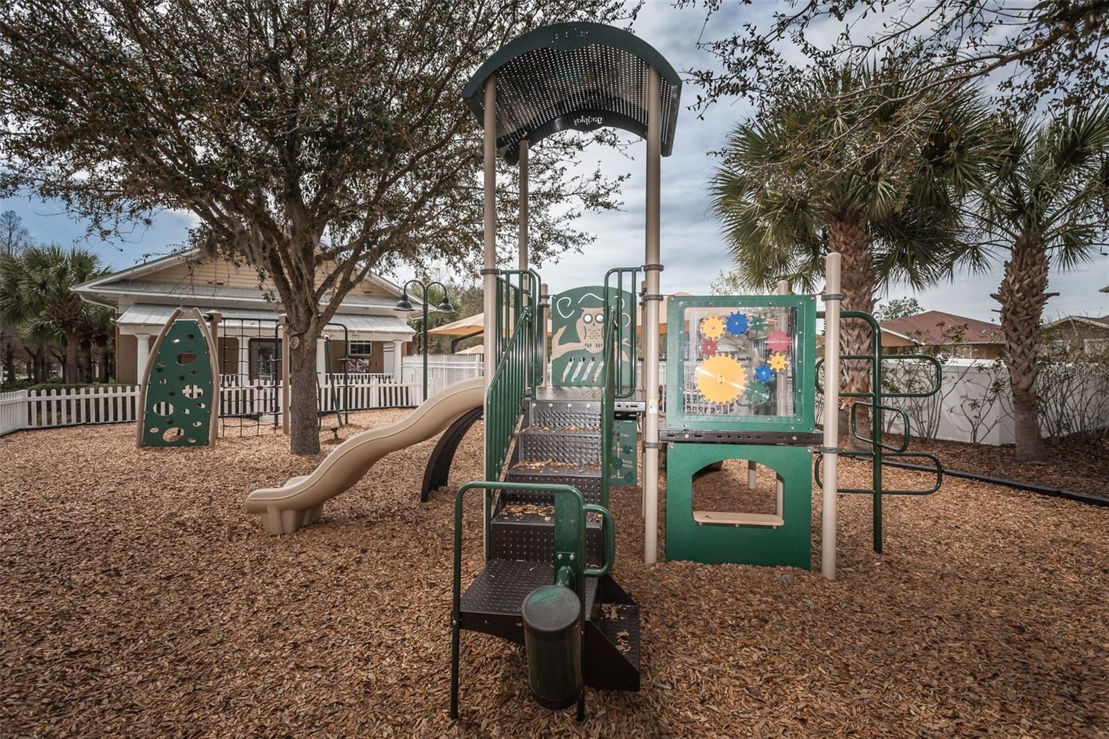 Listing photo id 69 for 4197 Glade Wood Loop