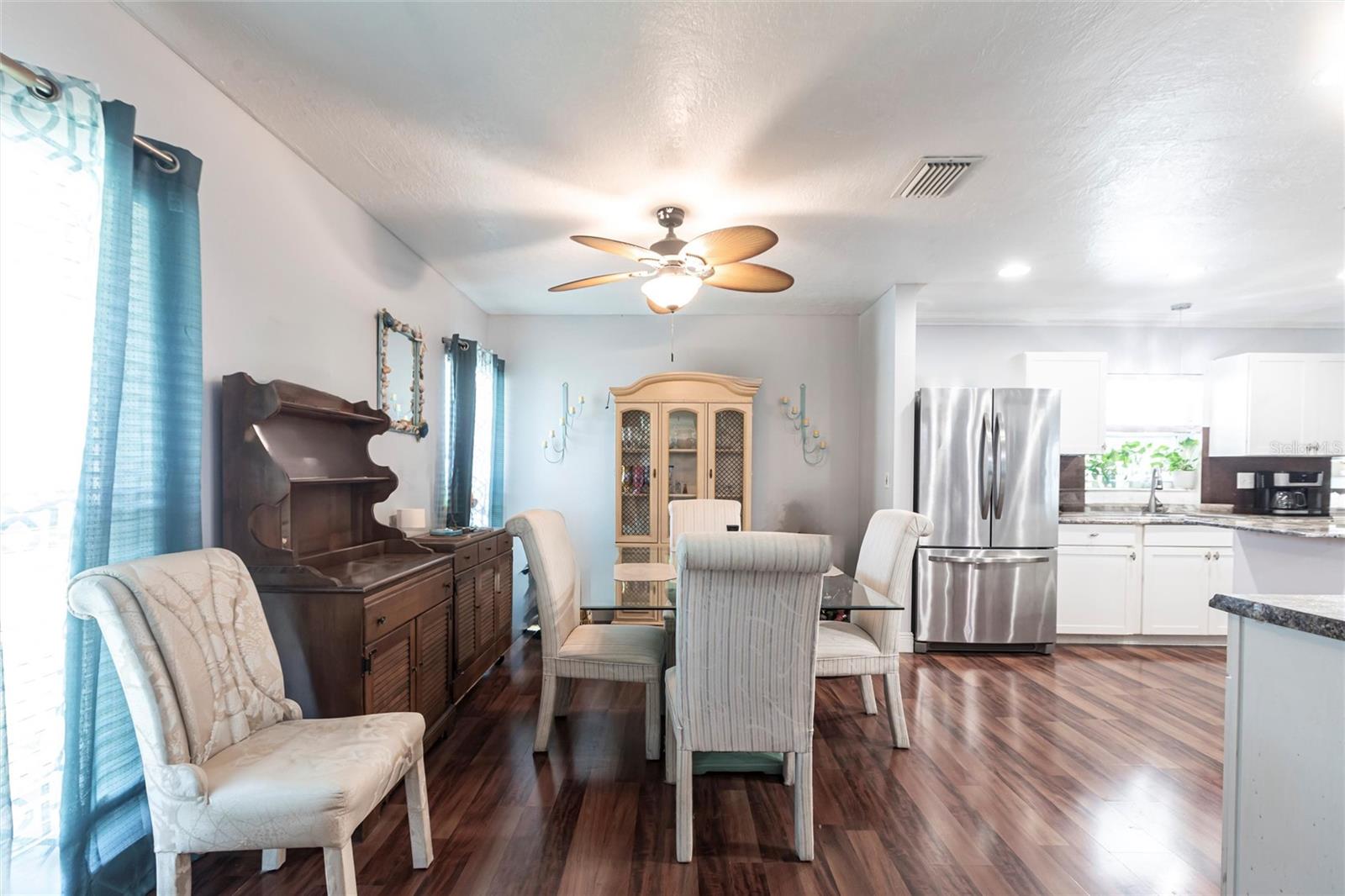 Image 11 of 29 For 22348 Olean Boulevard