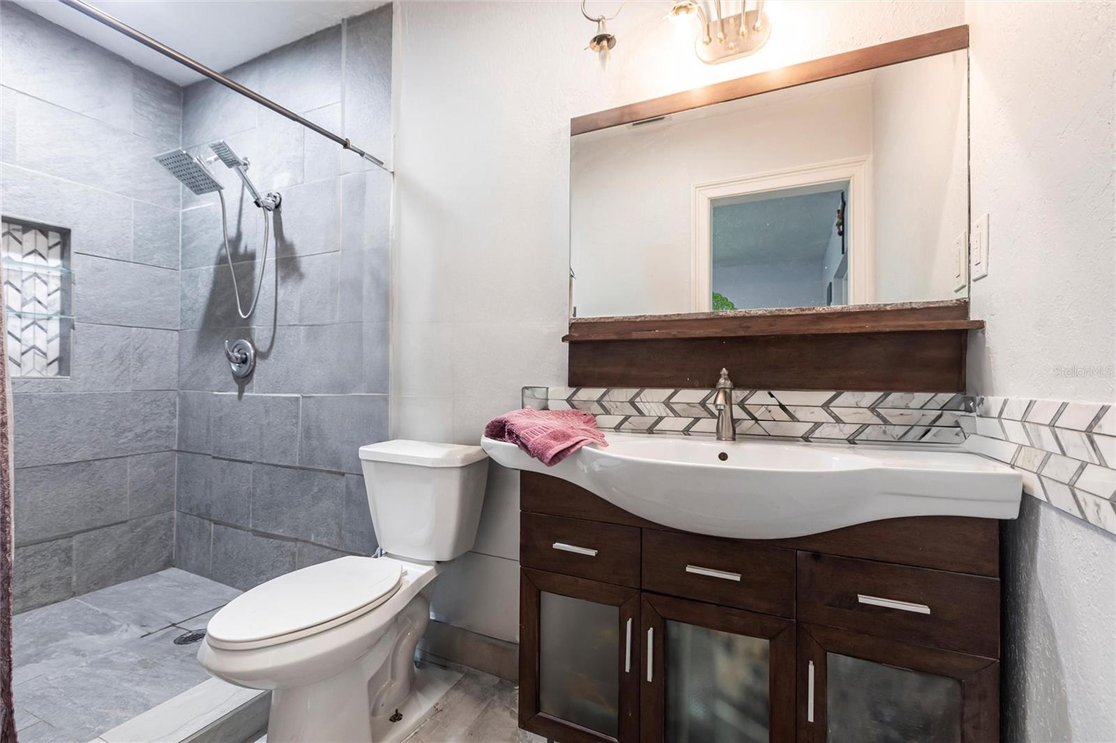 Image 15 of 29 For 22348 Olean Boulevard