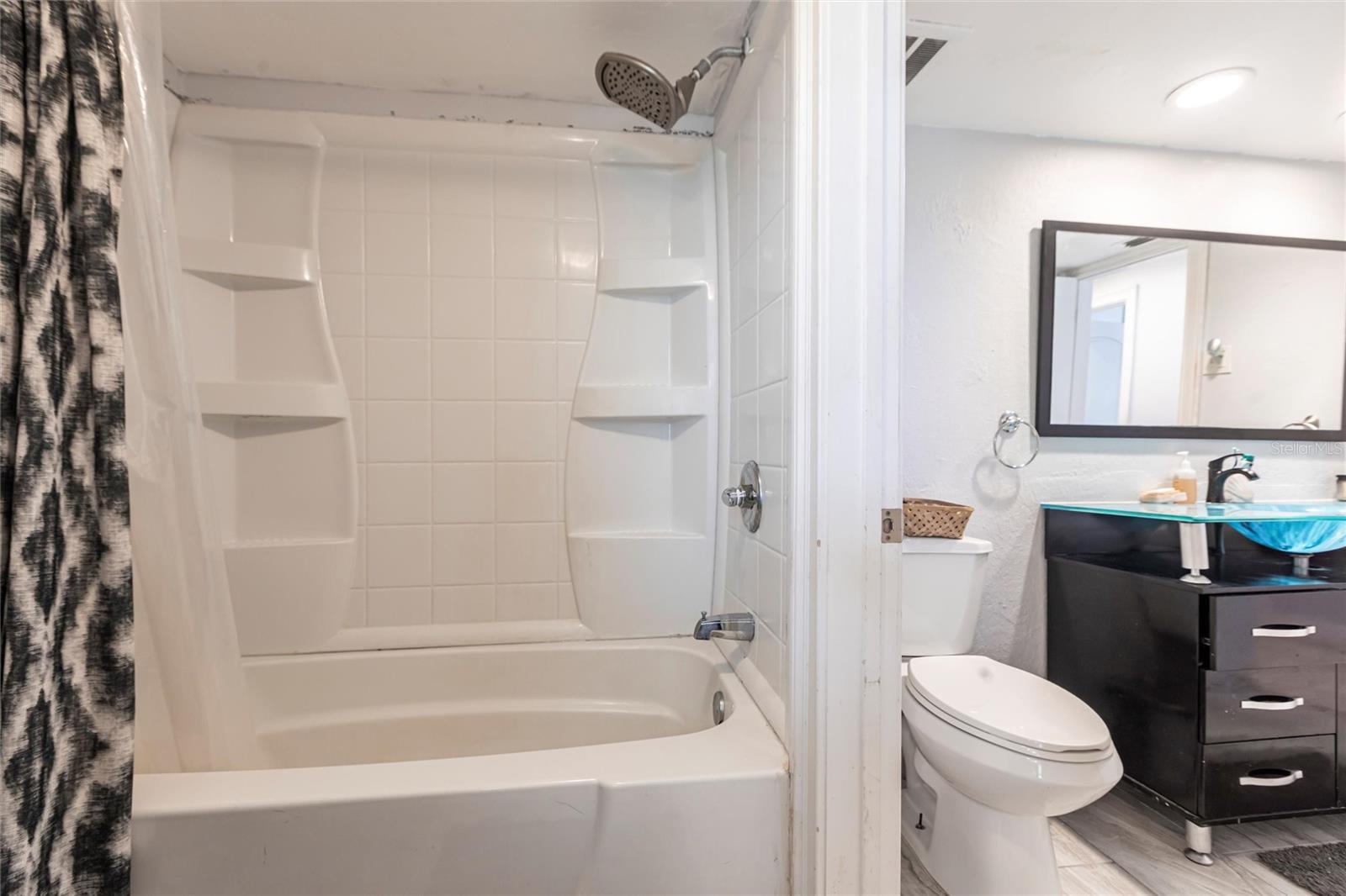 Image 19 of 29 For 22348 Olean Boulevard