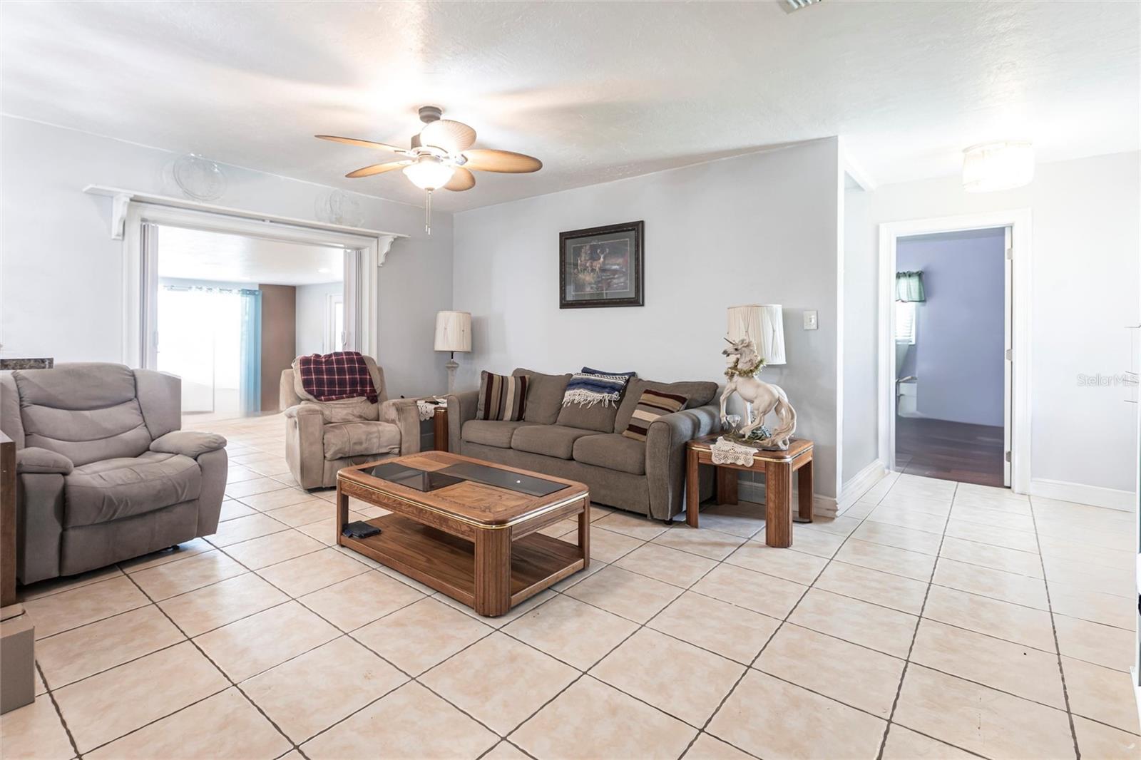 Image 4 of 29 For 22348 Olean Boulevard