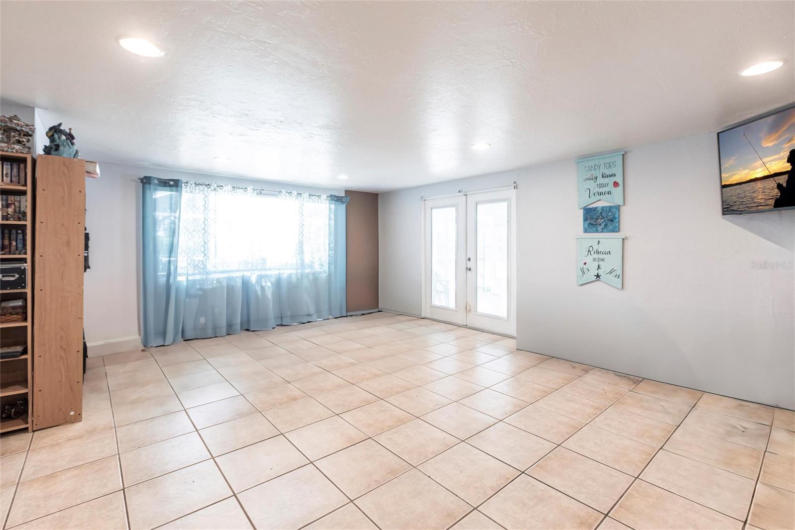 Image 8 of 29 For 22348 Olean Boulevard