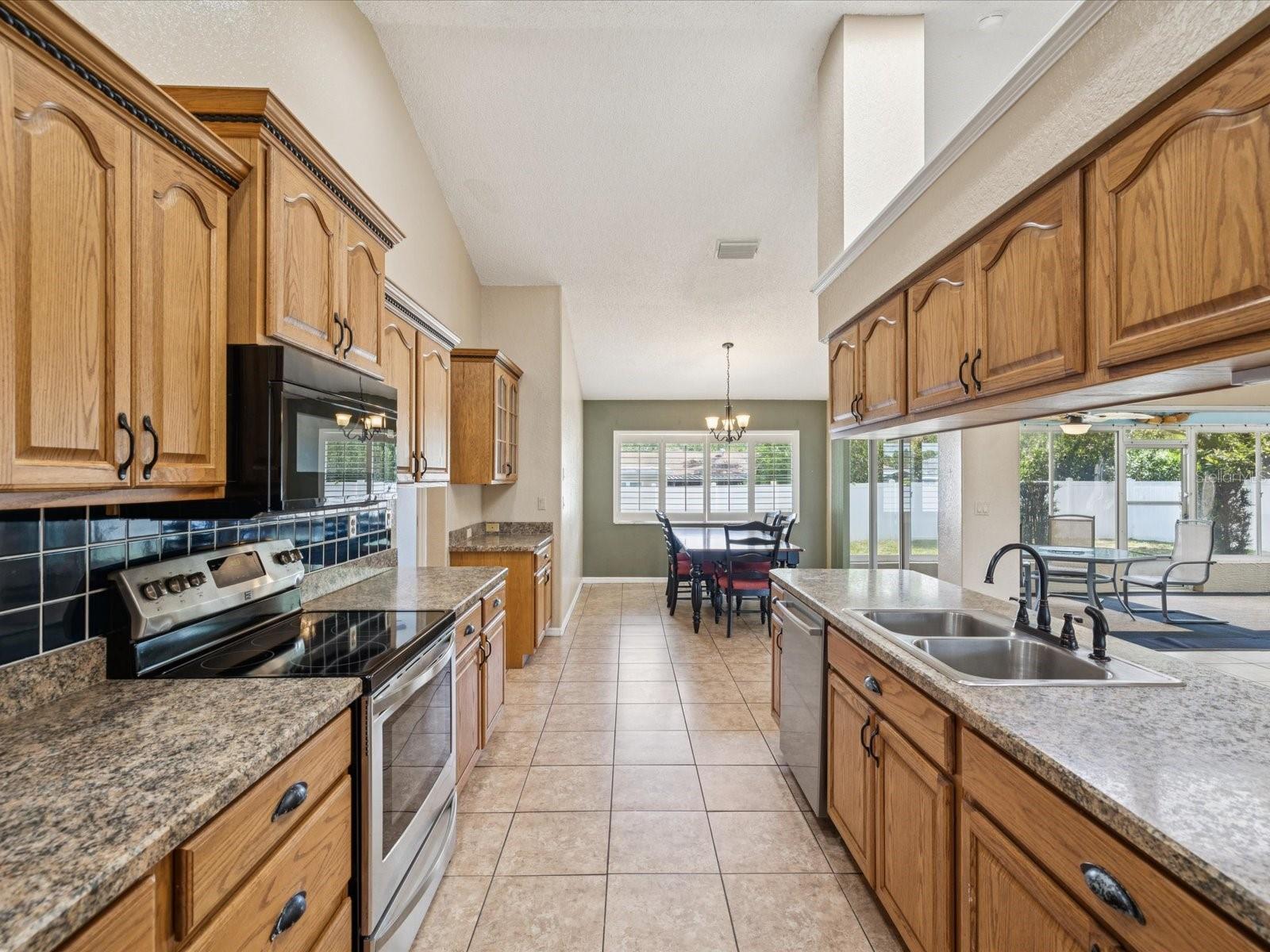 Image 14 of 53 For 14646 Coronado Drive