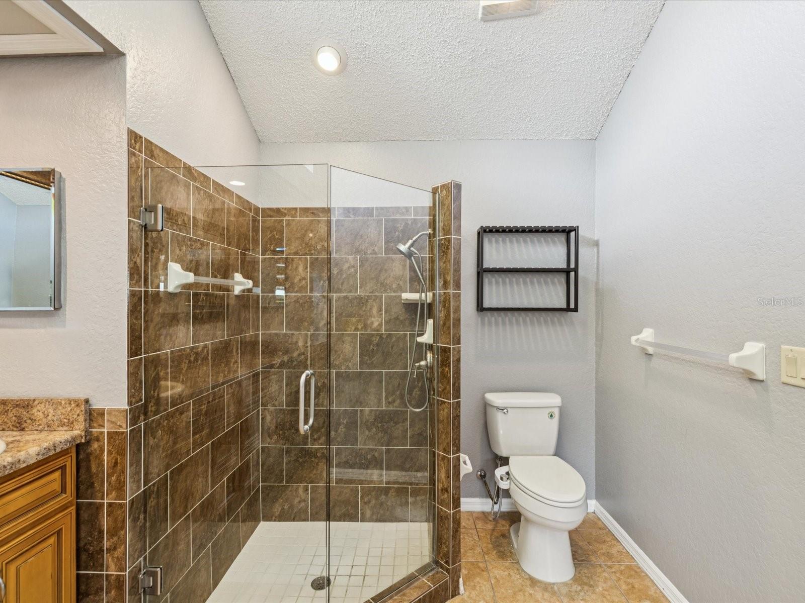 Image 27 of 53 For 14646 Coronado Drive