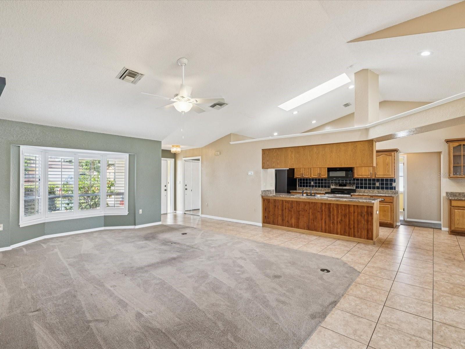 Image 9 of 53 For 14646 Coronado Drive