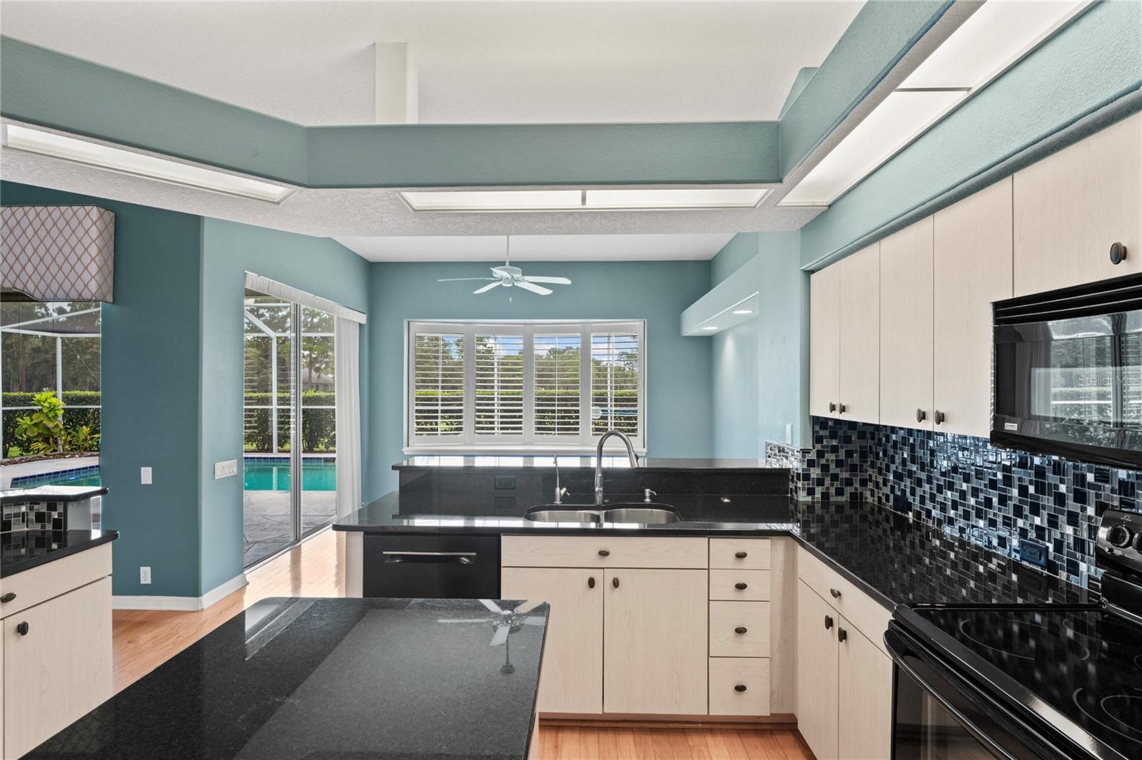 Listing photo id 9 for 4351 Mallard Lake Drive