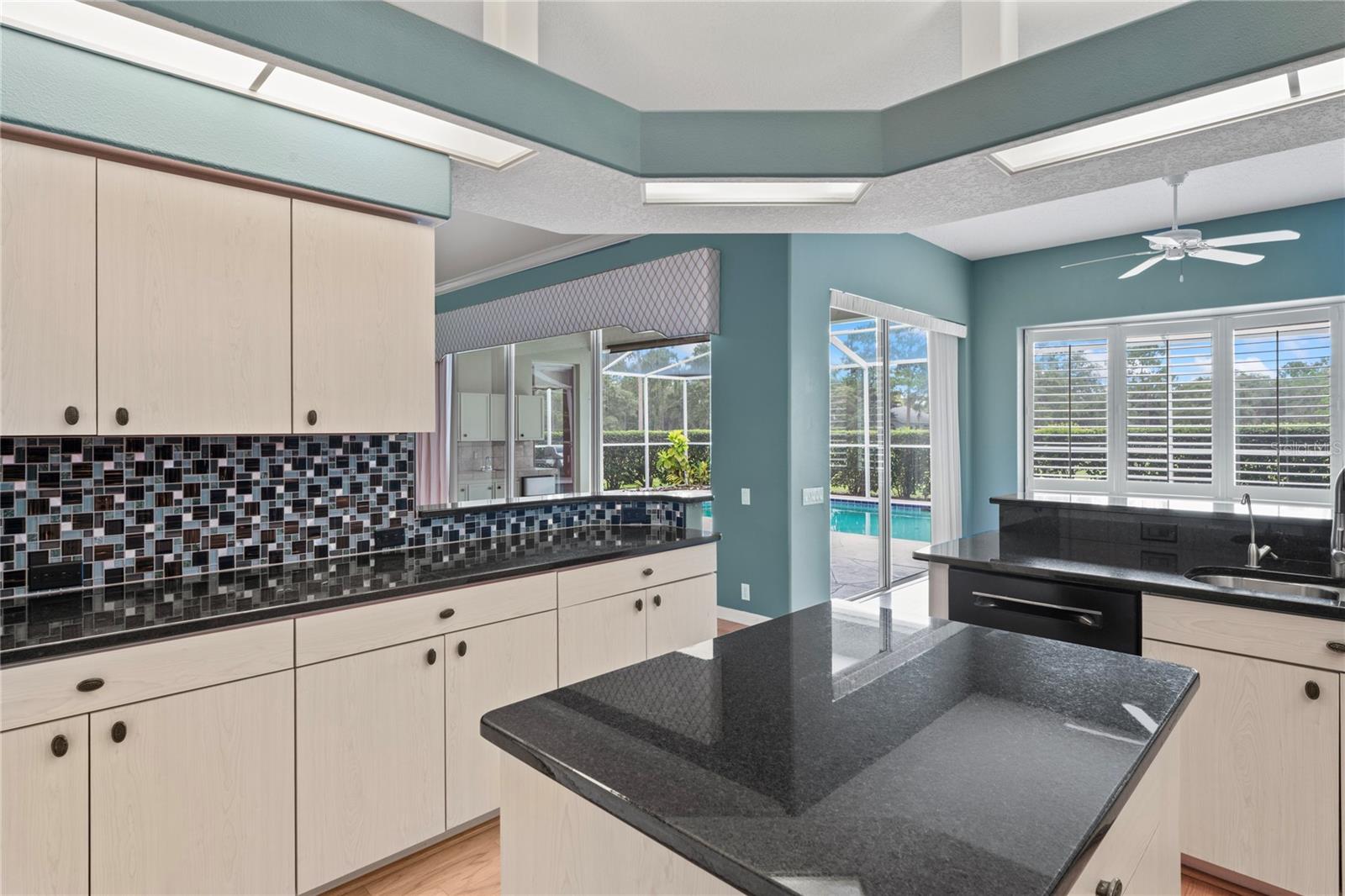 Listing photo id 10 for 4351 Mallard Lake Drive