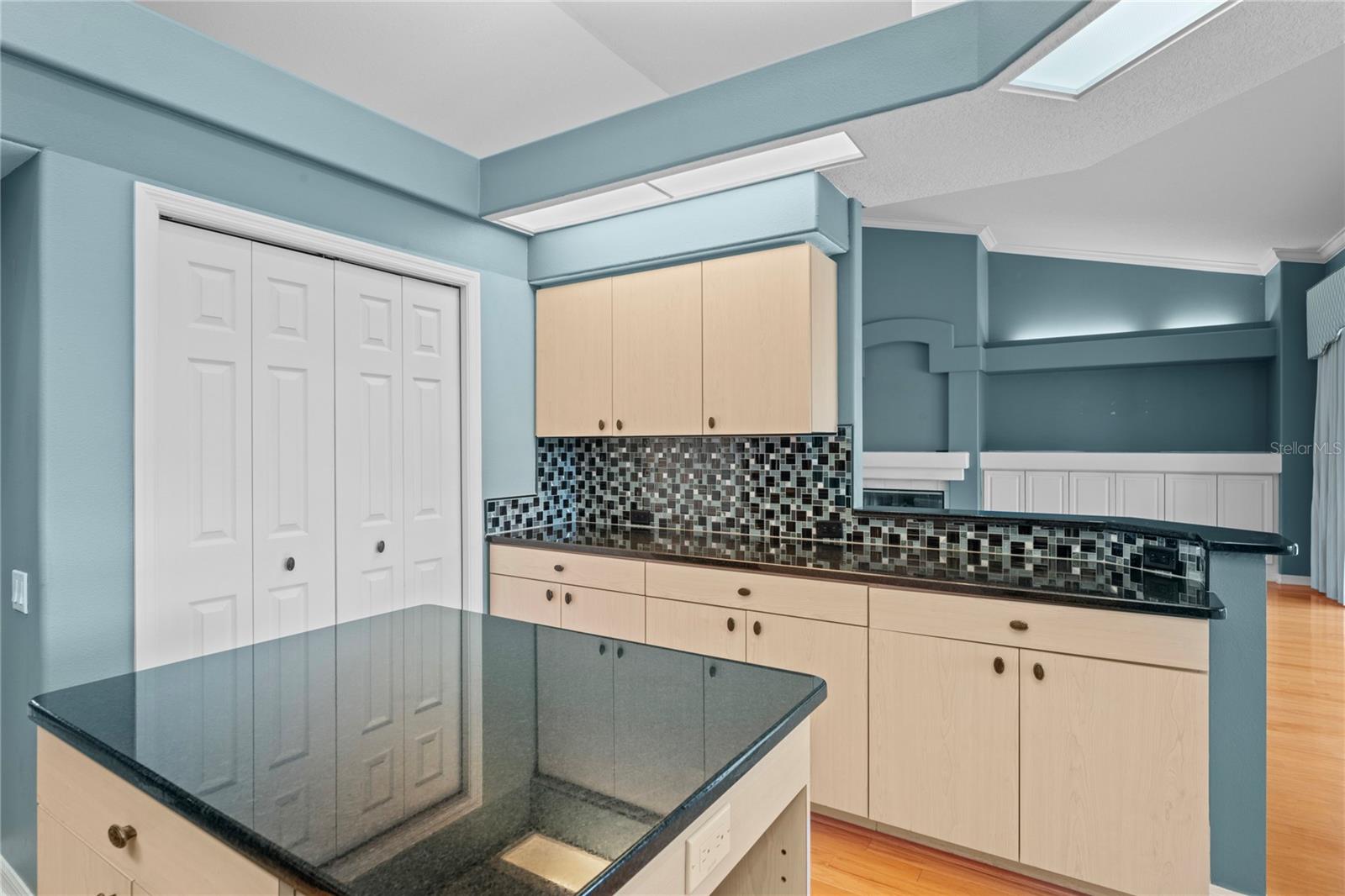 Listing photo id 13 for 4351 Mallard Lake Drive