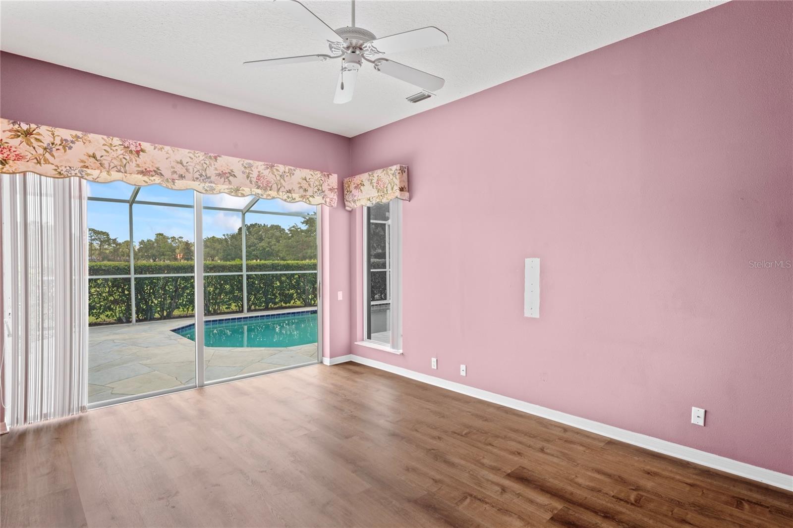 Listing photo id 22 for 4351 Mallard Lake Drive