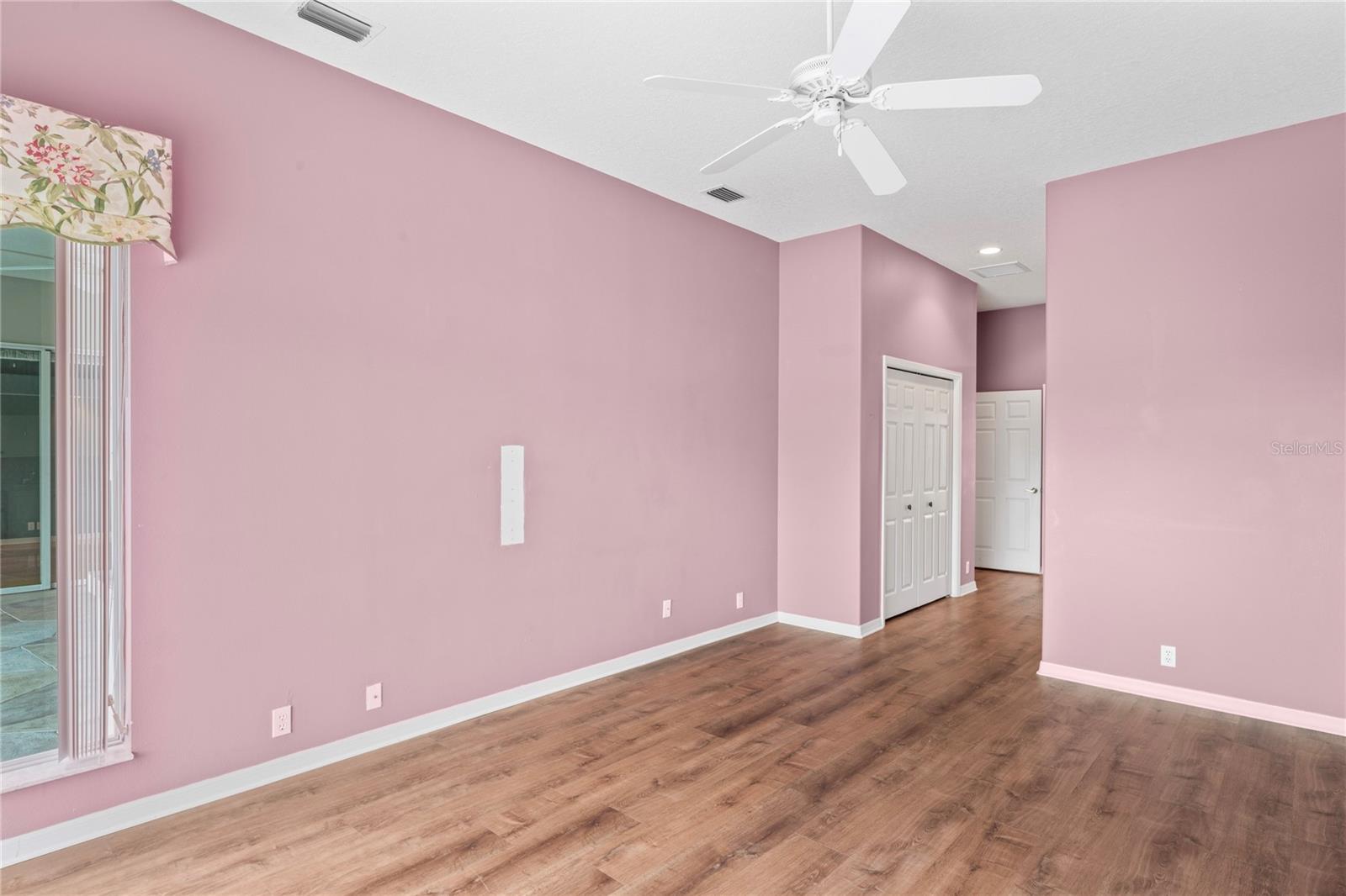 Listing photo id 23 for 4351 Mallard Lake Drive