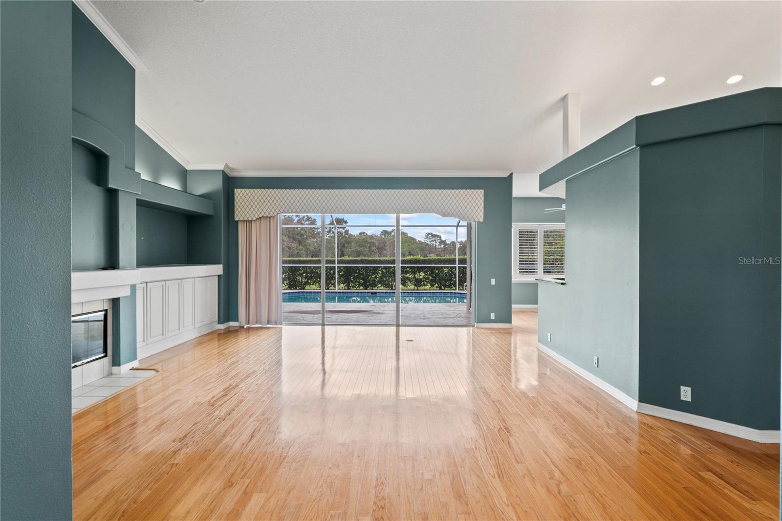 Listing photo id 2 for 4351 Mallard Lake Drive