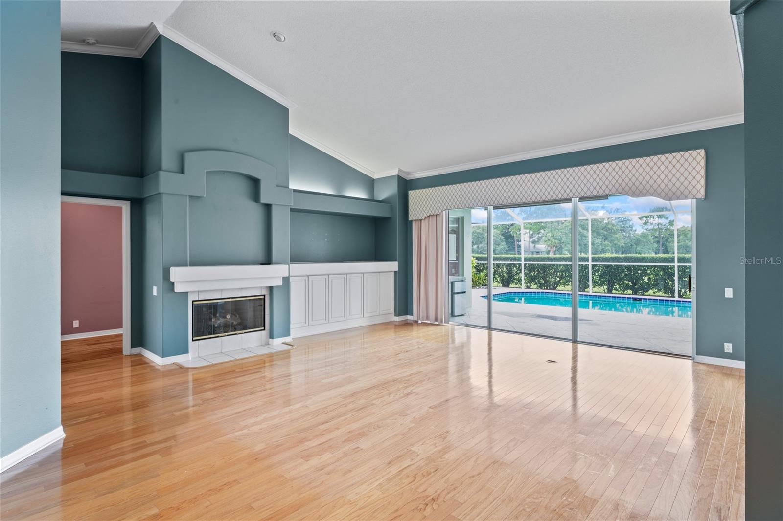 Listing photo id 3 for 4351 Mallard Lake Drive