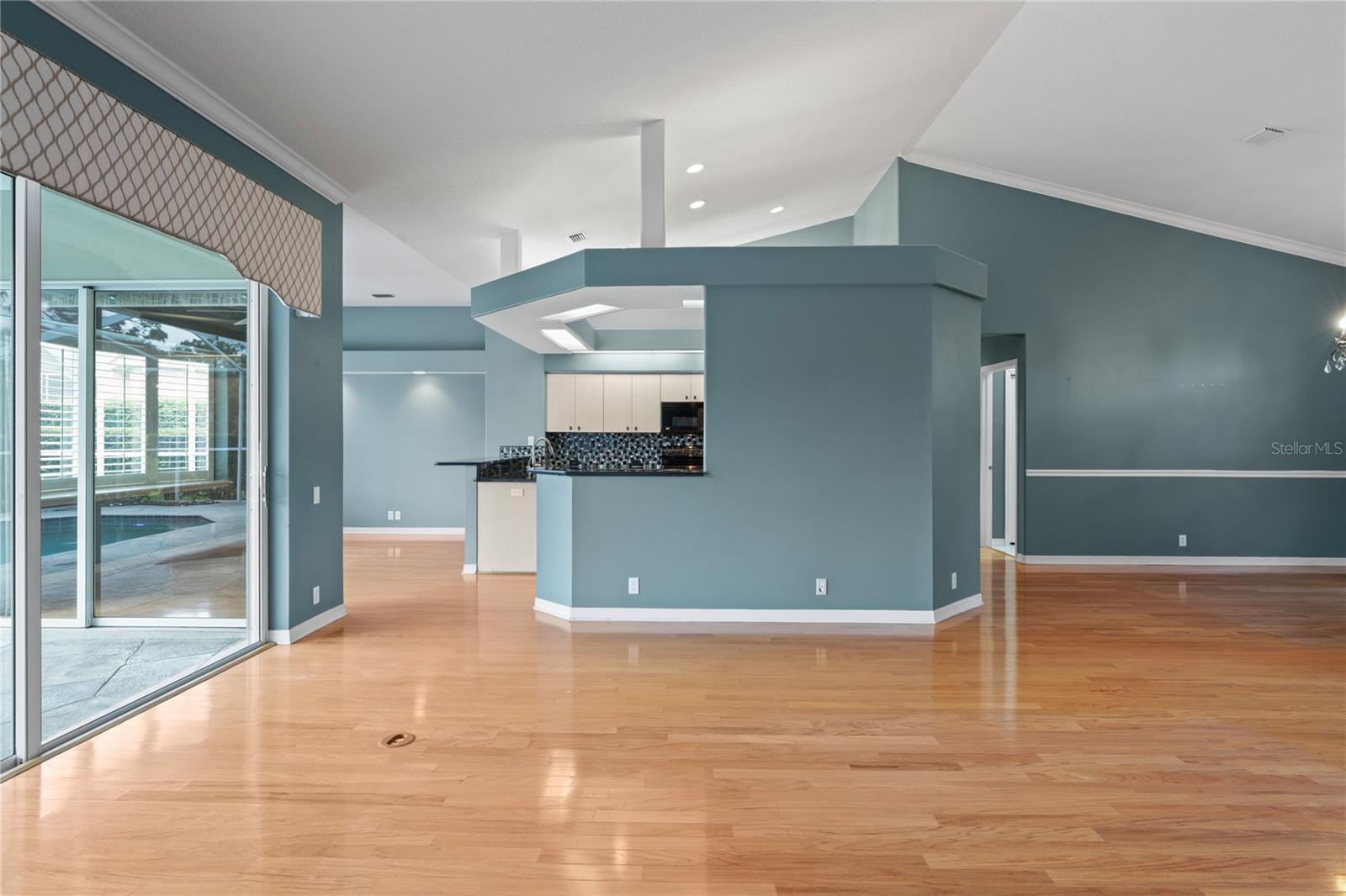 Listing photo id 7 for 4351 Mallard Lake Drive