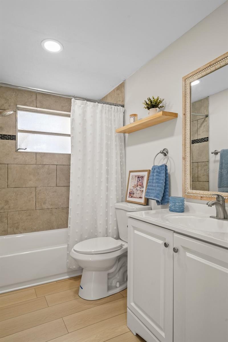 Image 15 of 27 For 6144 Glenwood Drive