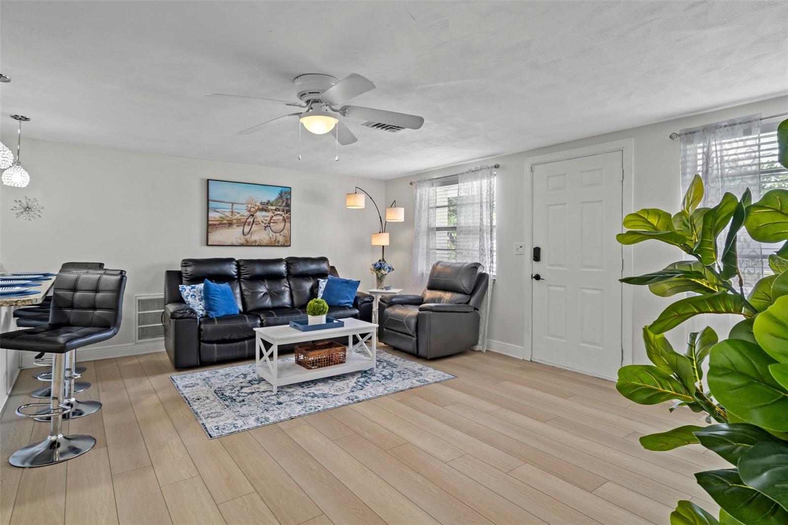 Image 5 of 27 For 6144 Glenwood Drive