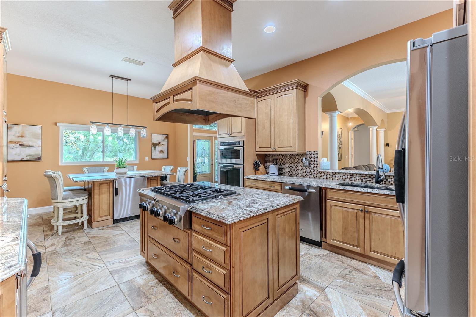 Image 14 of 70 For 11510 Lakeview Drive