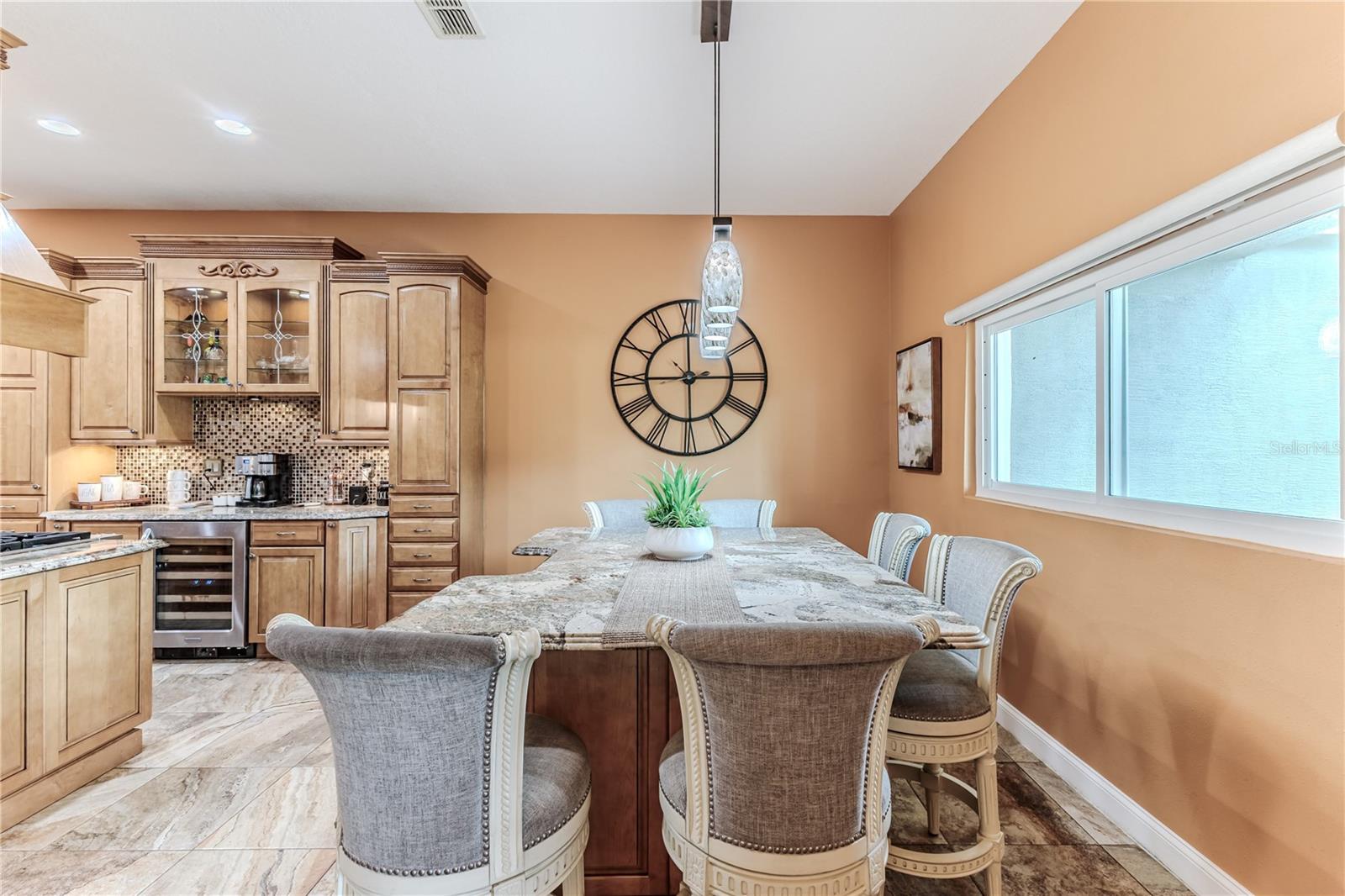 Image 15 of 70 For 11510 Lakeview Drive