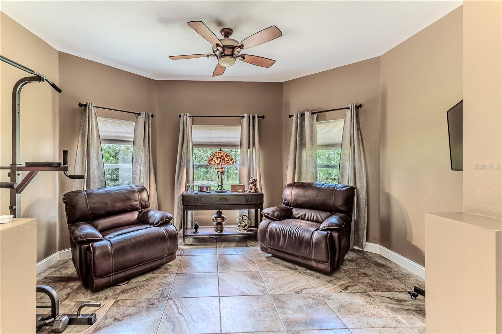 Image 31 of 70 For 11510 Lakeview Drive