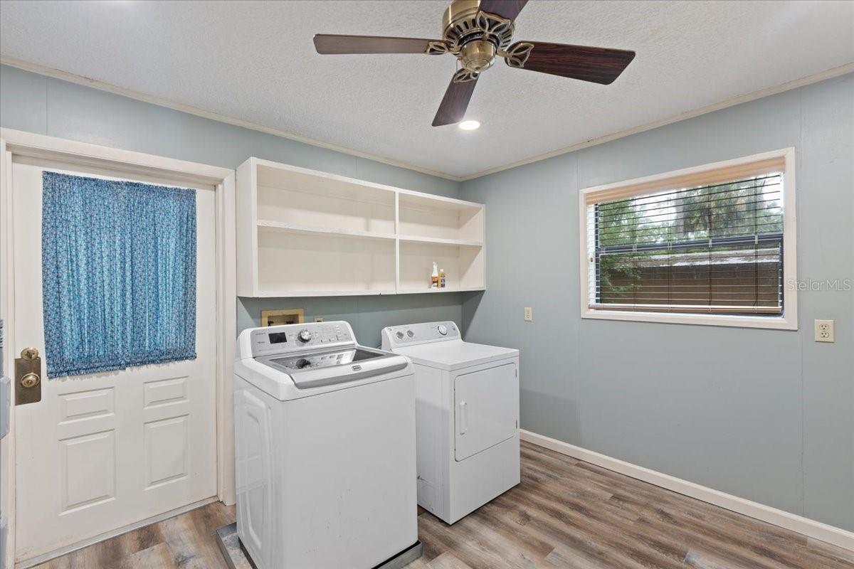Image 11 of 37 For 1518 Palm Street Ne