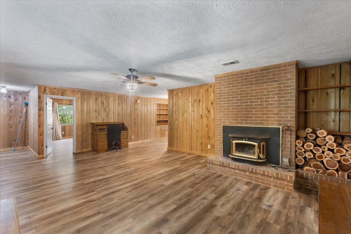 Image 14 of 37 For 1518 Palm Street Ne