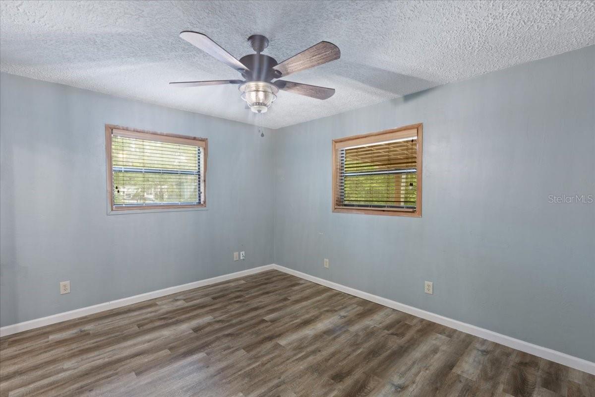 Image 16 of 37 For 1518 Palm Street Ne
