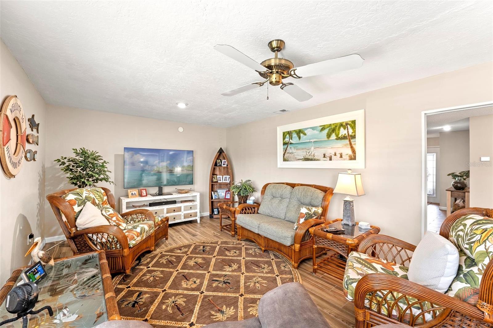 Image 10 of 48 For 6282 Darien Way