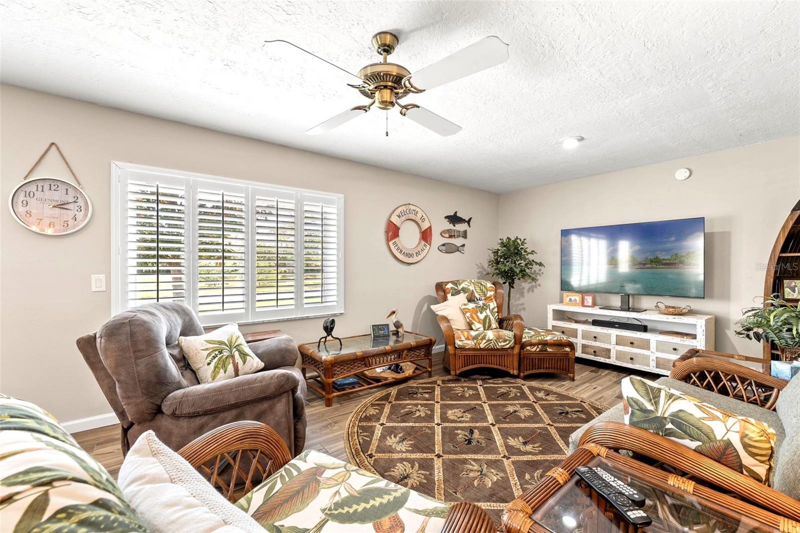 Image 11 of 48 For 6282 Darien Way
