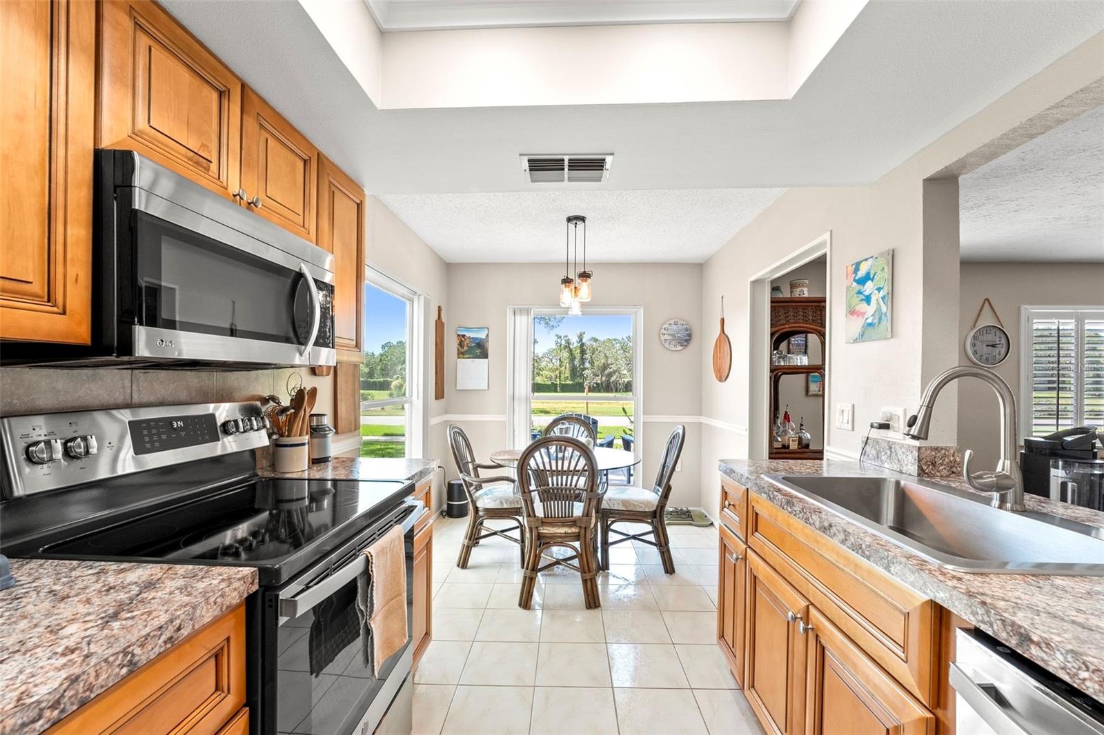 Image 13 of 48 For 6282 Darien Way
