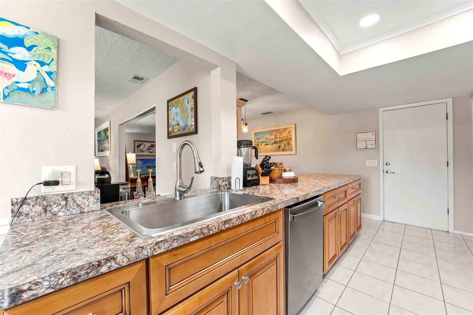 Image 16 of 48 For 6282 Darien Way