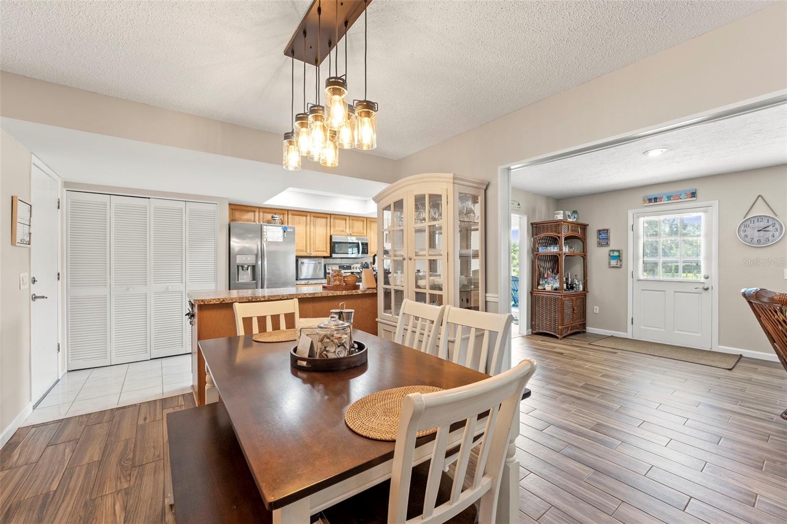 Image 19 of 48 For 6282 Darien Way