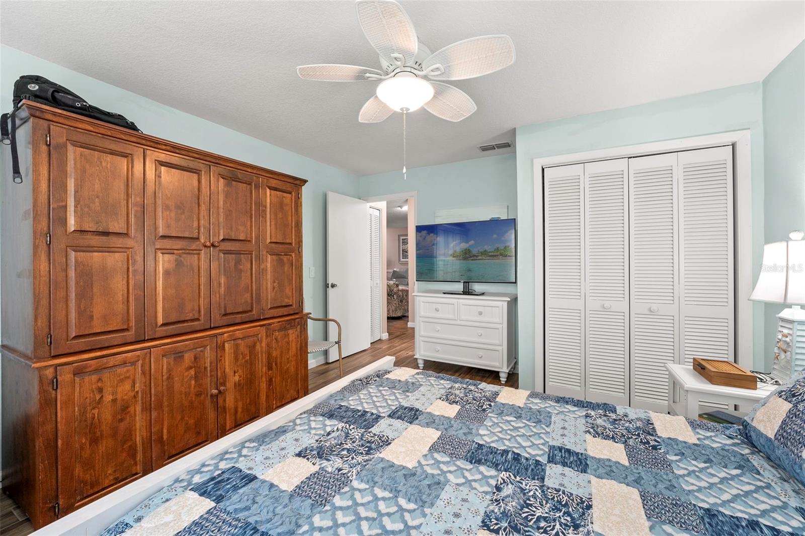 Image 22 of 48 For 6282 Darien Way