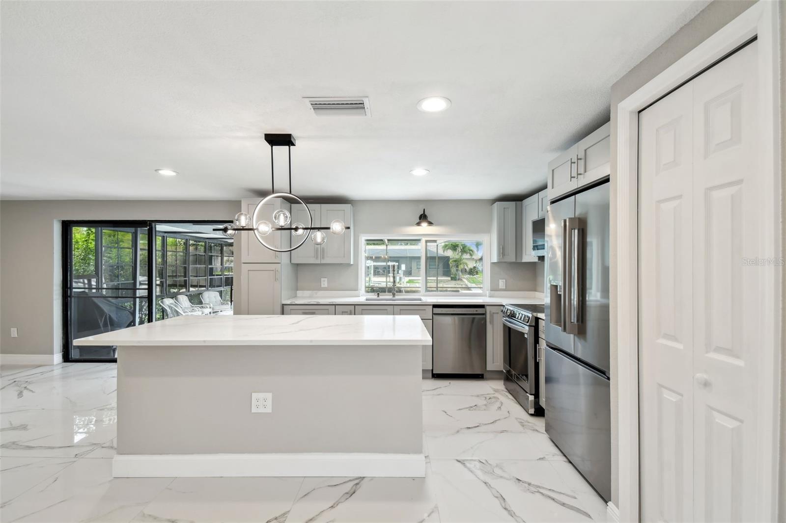 Image 15 of 37 For 9921 San Mateo Way