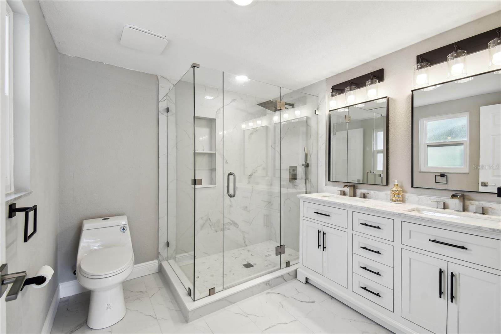 Image 20 of 37 For 9921 San Mateo Way