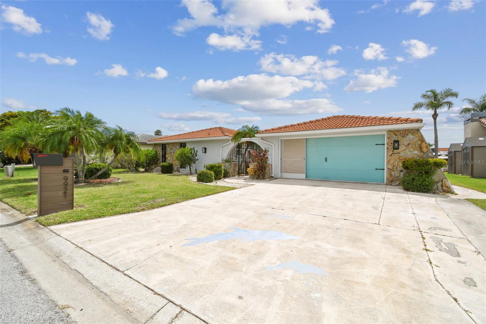 Image 3 of 37 For 9921 San Mateo Way