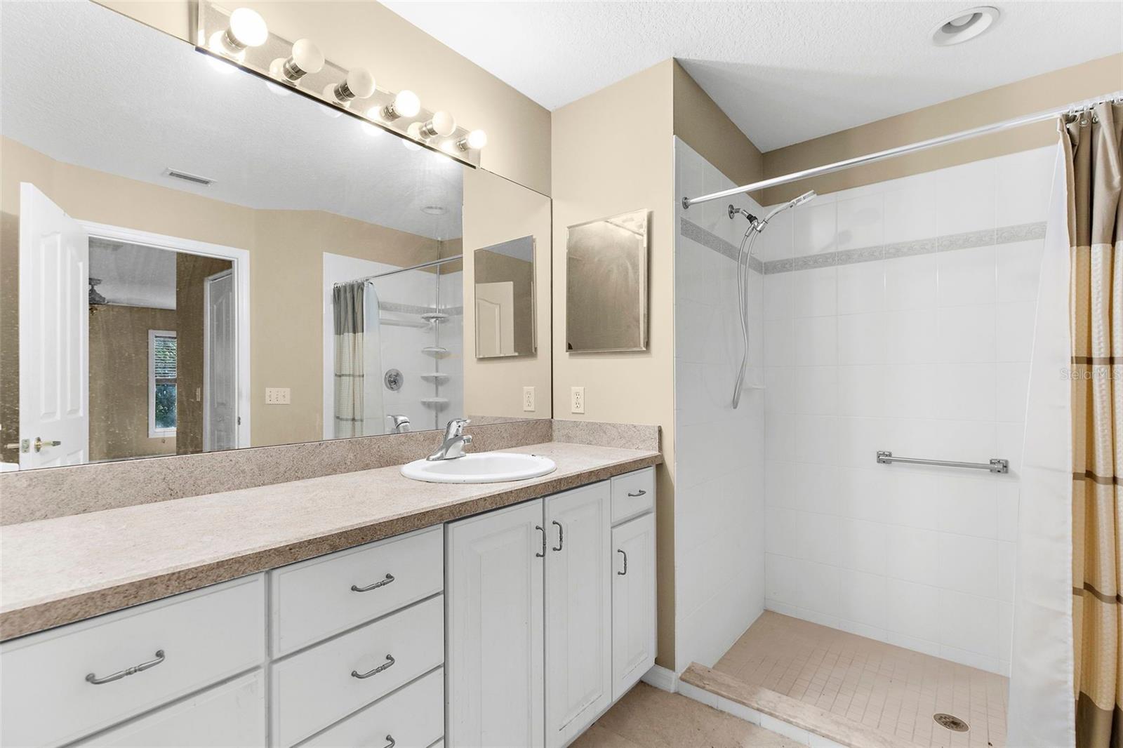 Image 41 of 50 For 18736 Bent Pine Drive