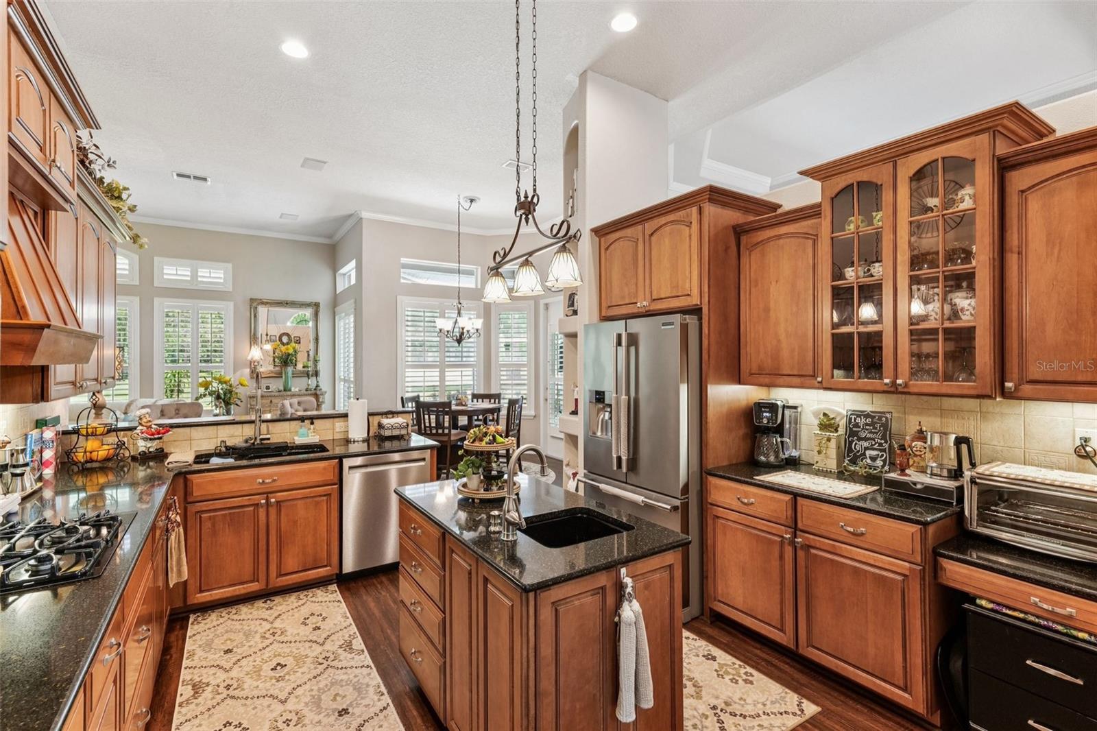 Image 13 of 47 For 5121 Delacroix Drive