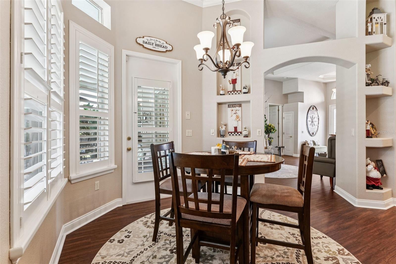 Image 16 of 47 For 5121 Delacroix Drive
