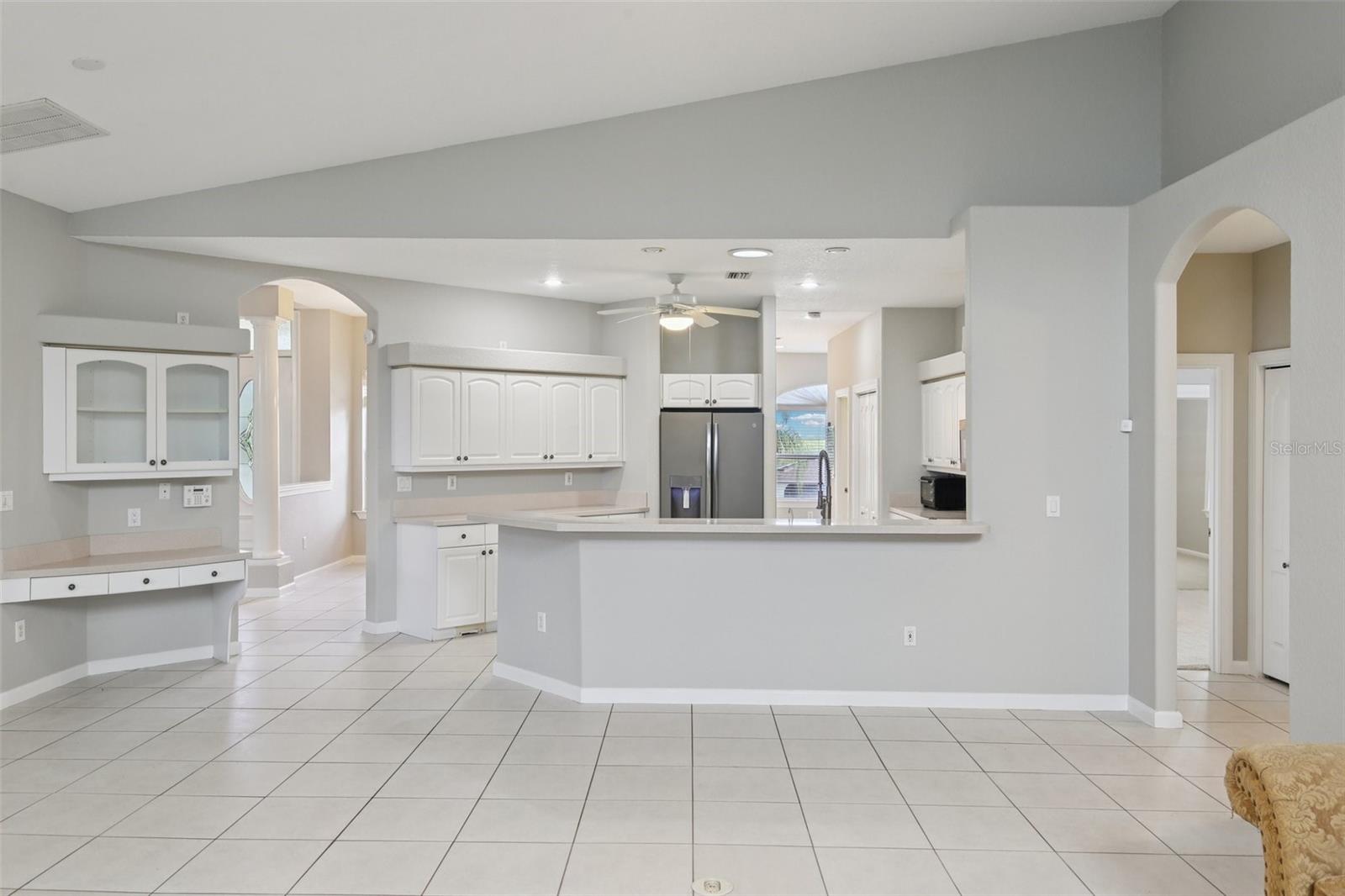 Listing photo id 10 for 4052 Marine Parkway