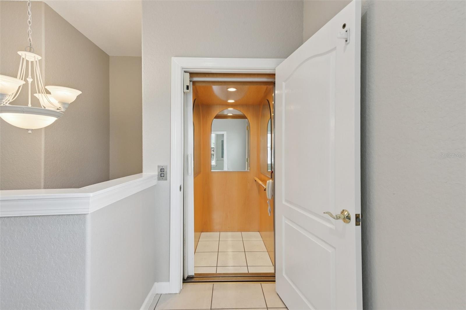 Listing photo id 11 for 4052 Marine Parkway