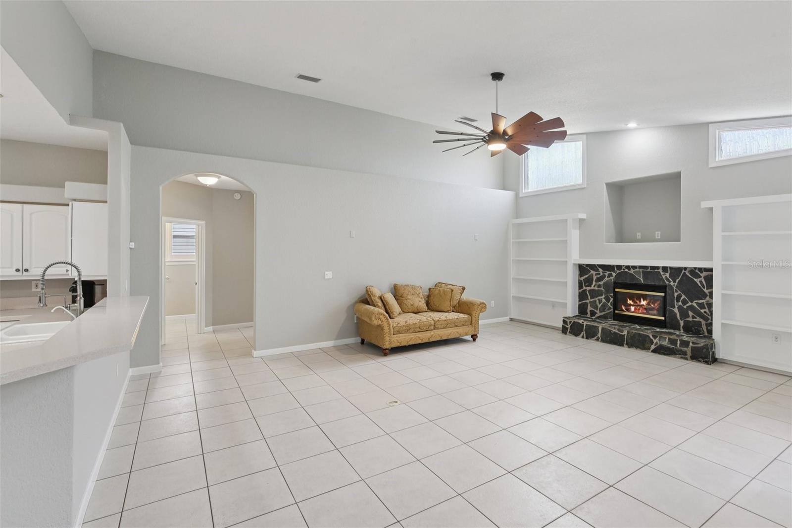 Listing photo id 14 for 4052 Marine Parkway