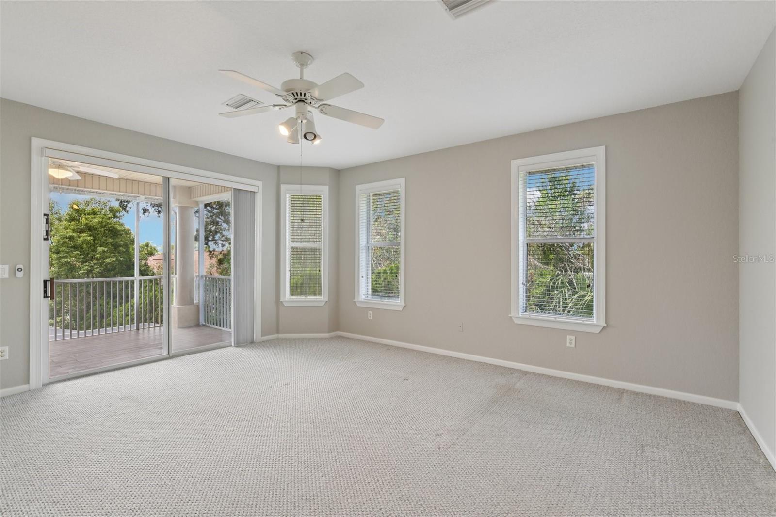 Listing photo id 17 for 4052 Marine Parkway