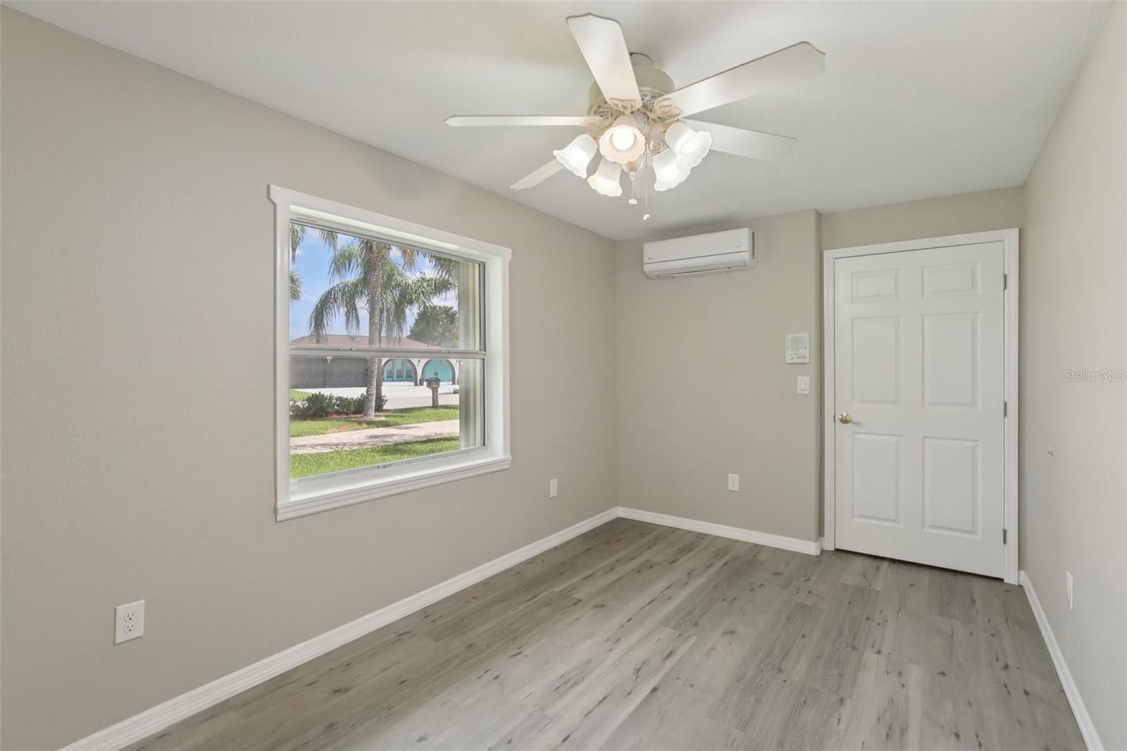 Listing photo id 30 for 4052 Marine Parkway