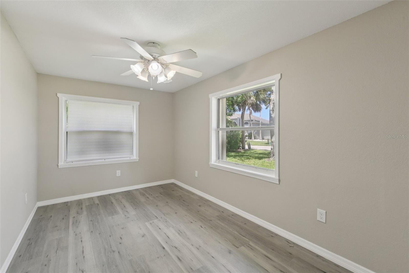 Listing photo id 31 for 4052 Marine Parkway