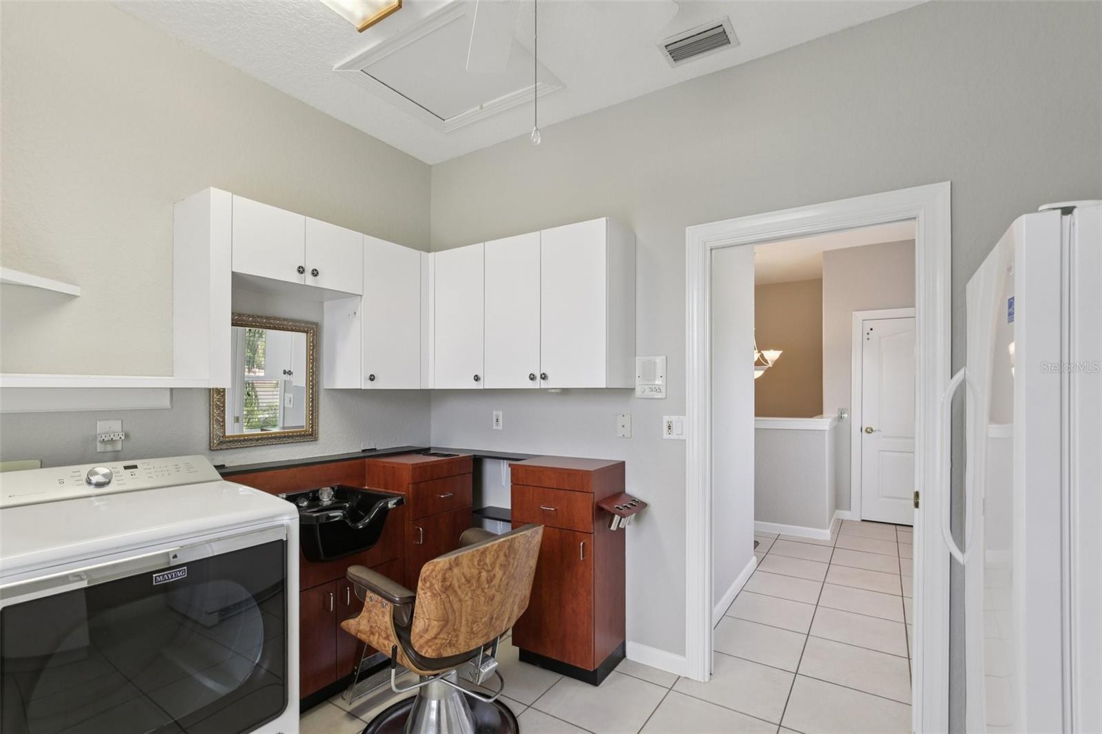Listing photo id 33 for 4052 Marine Parkway