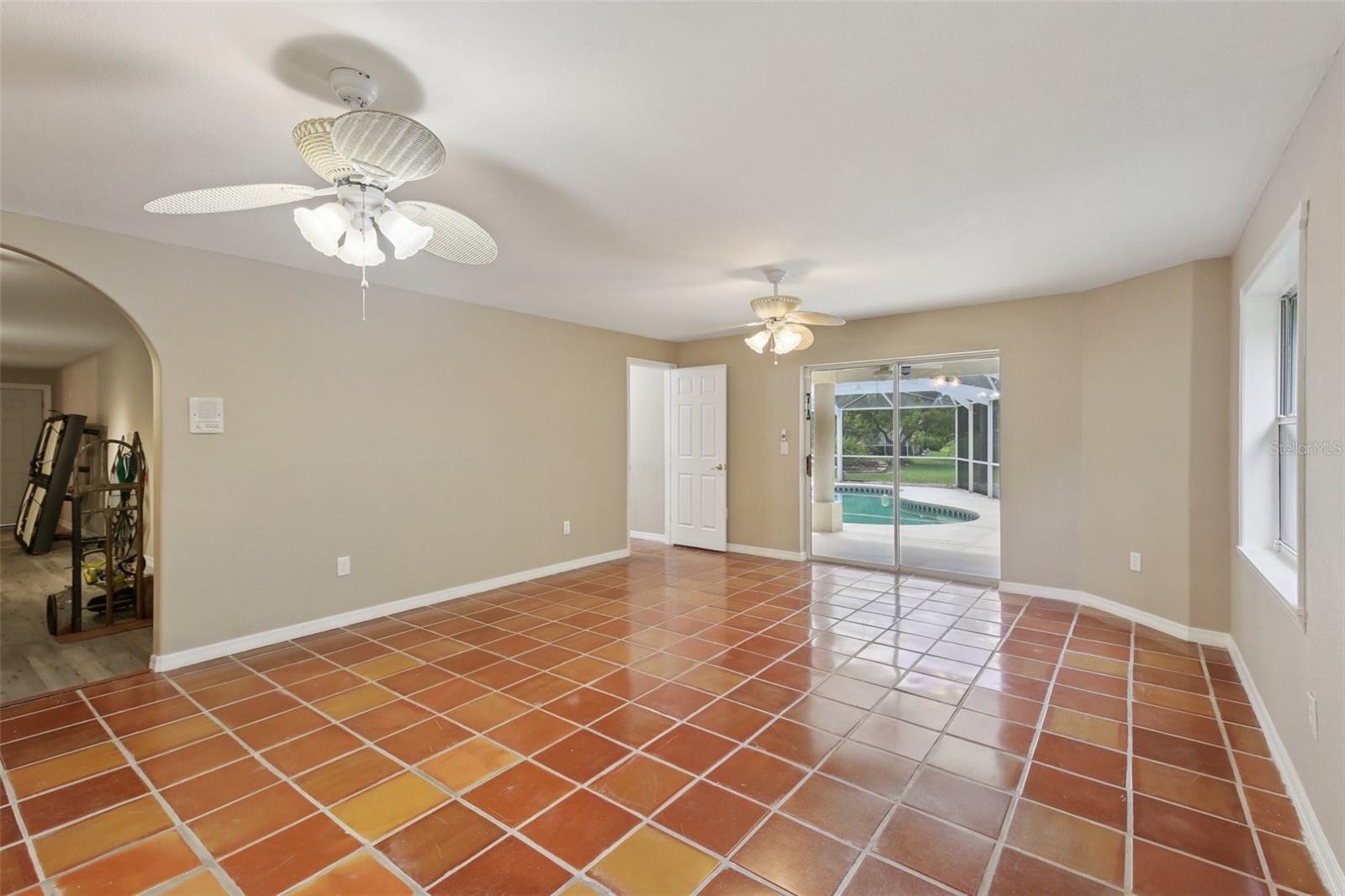 Listing photo id 44 for 4052 Marine Parkway